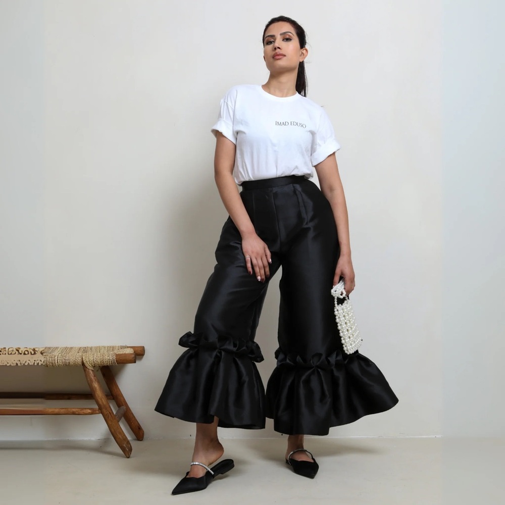 Elegant Black Ruffled Pants - Picture 2 of 3